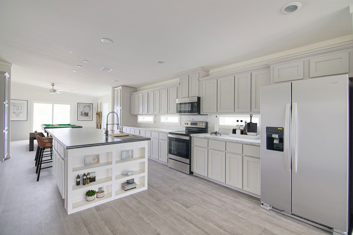 The great divide s58-68m kitchen home features