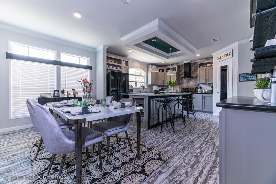 Vintage farmhouse 32643c interior home features