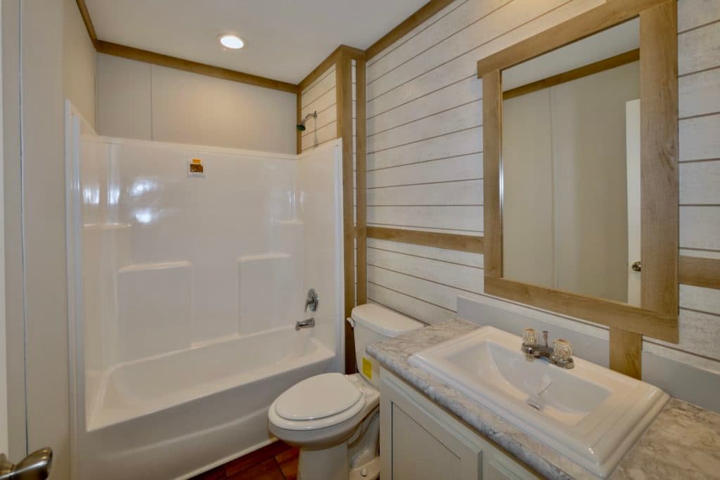 Isabel 9676 bathroom home features