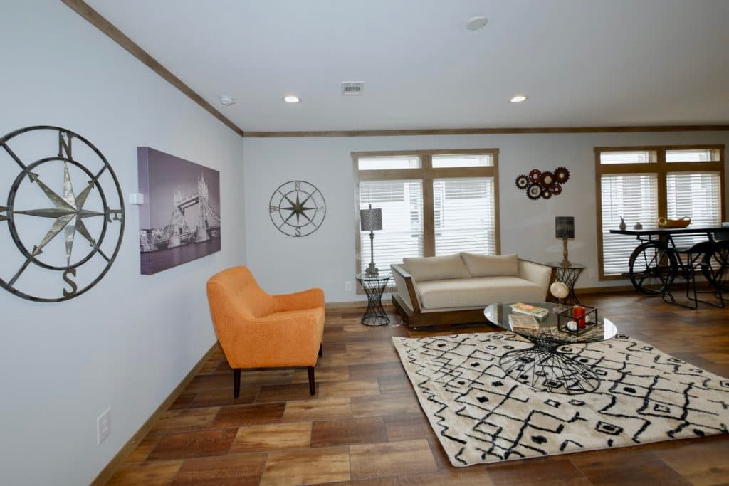 Isabel 9676 interior home features