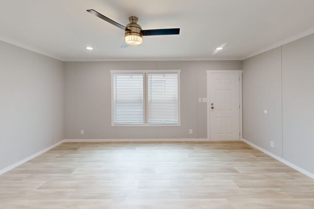 Cousteau 7652 bedroom home features