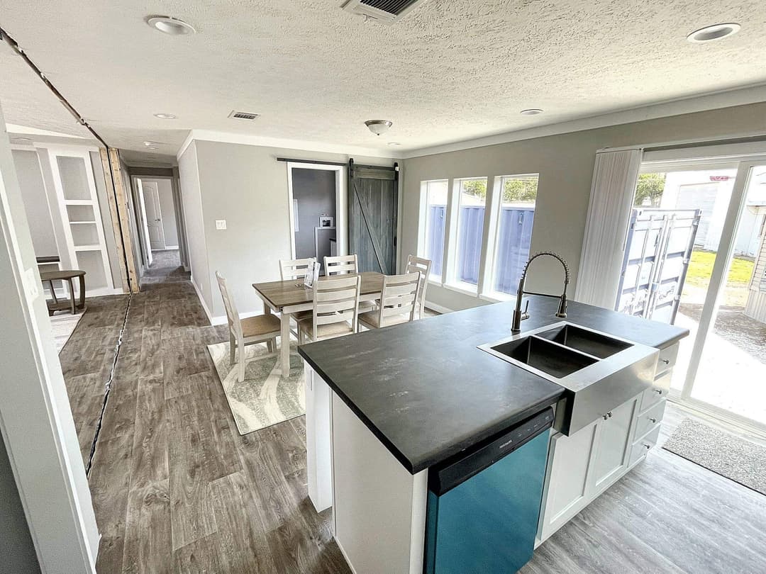 The stephens kitchen home features