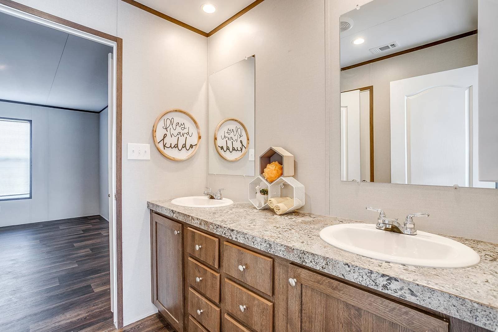 Nm3260f bathroom home features