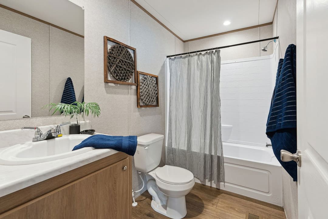 Prime pinnacle 135 bathroom home features