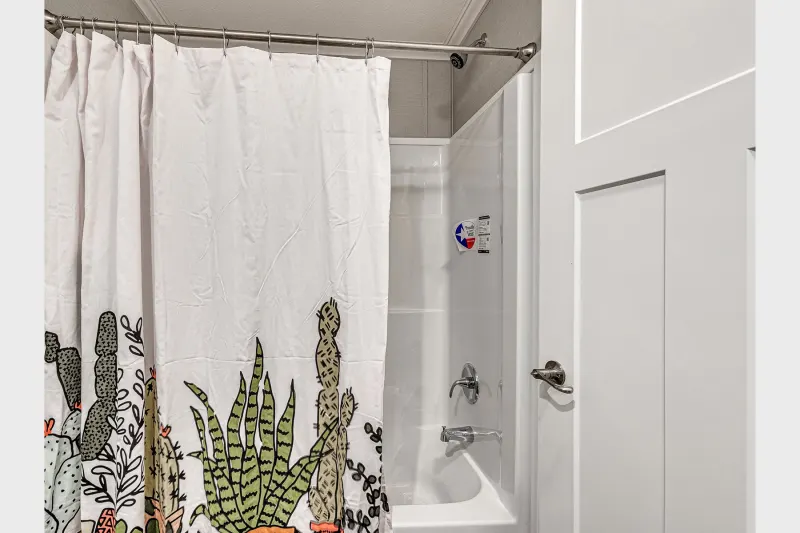 Prairie dune 8810 bathroom home features