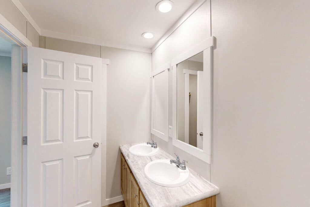 Balboa 7266 bathroom home features