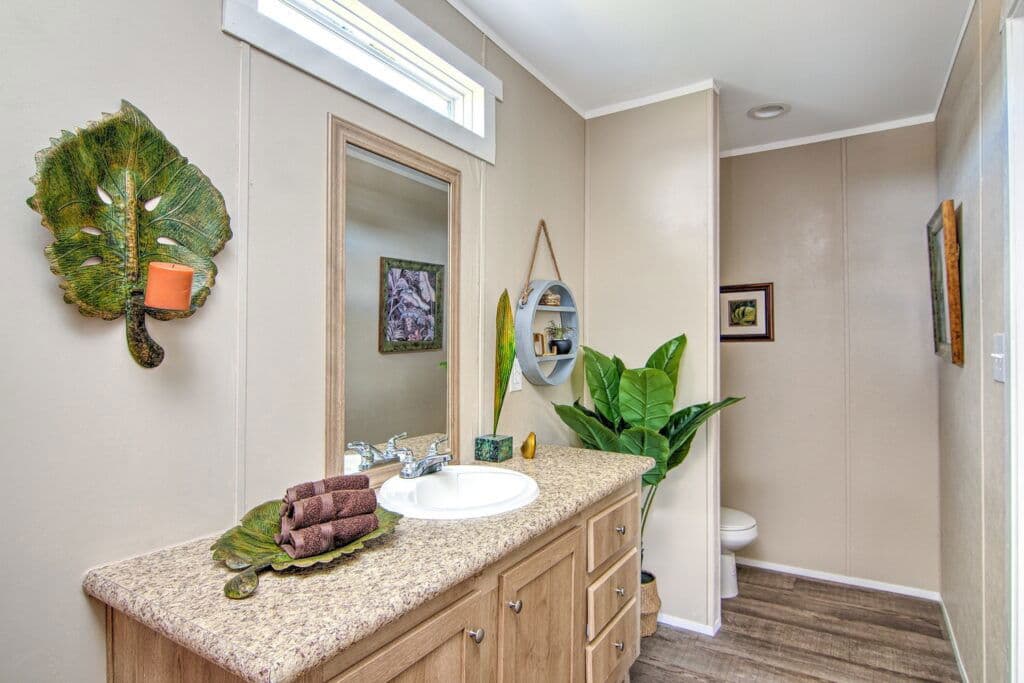 Phoenix 9277 bathroom home features