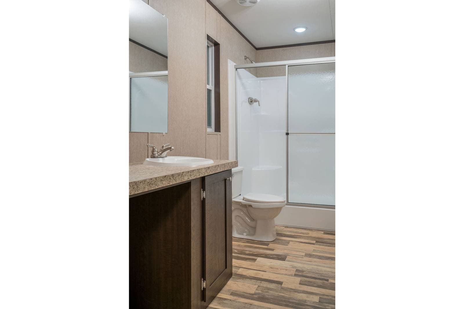 Rm2852a bathroom home features