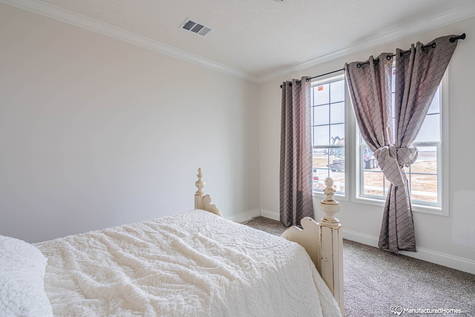 Jasmine i bedroom home features