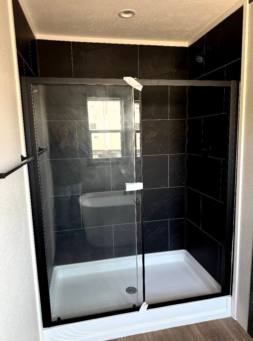 Skyline embrace 3276 bathroom home features