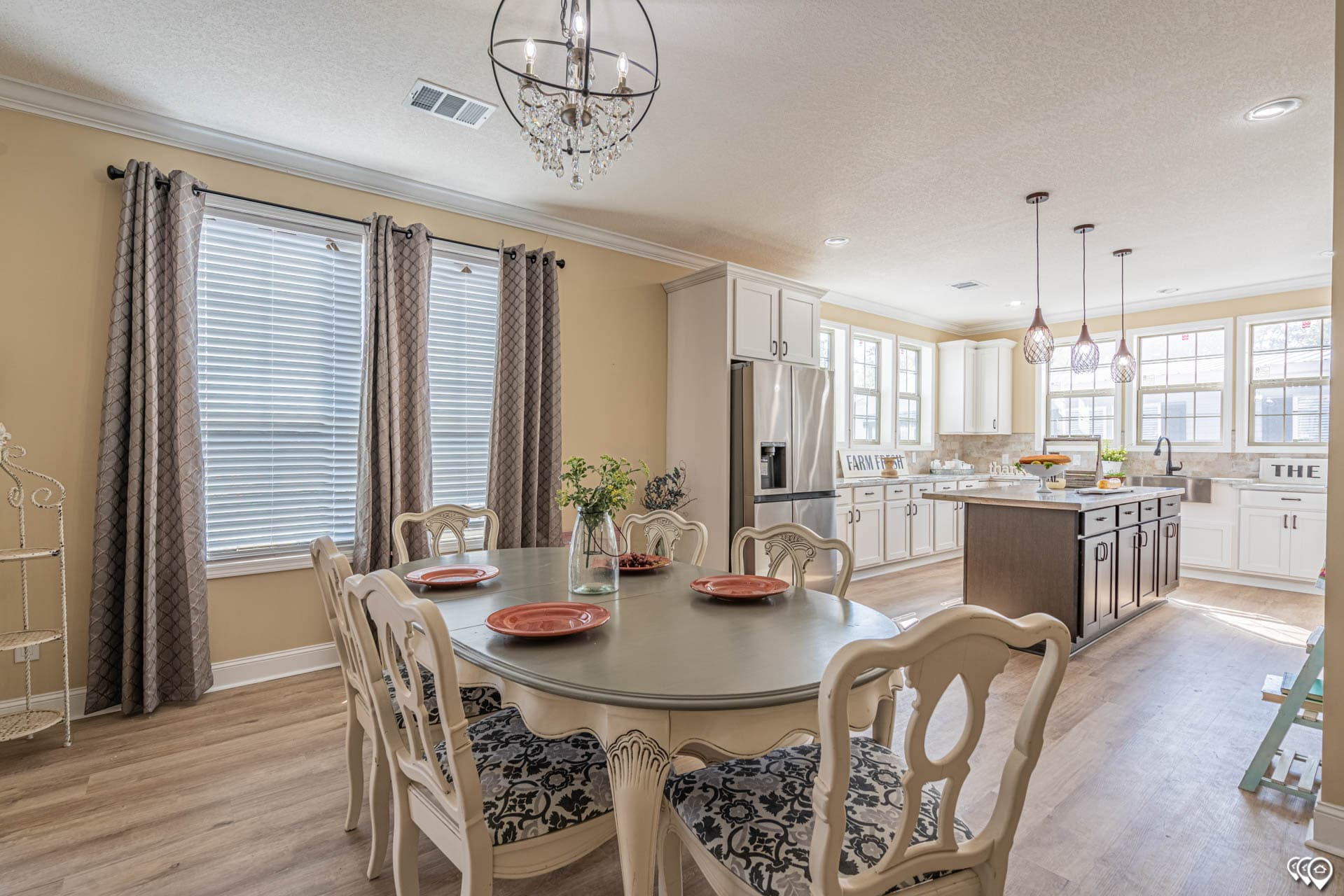 Woodland interior home features