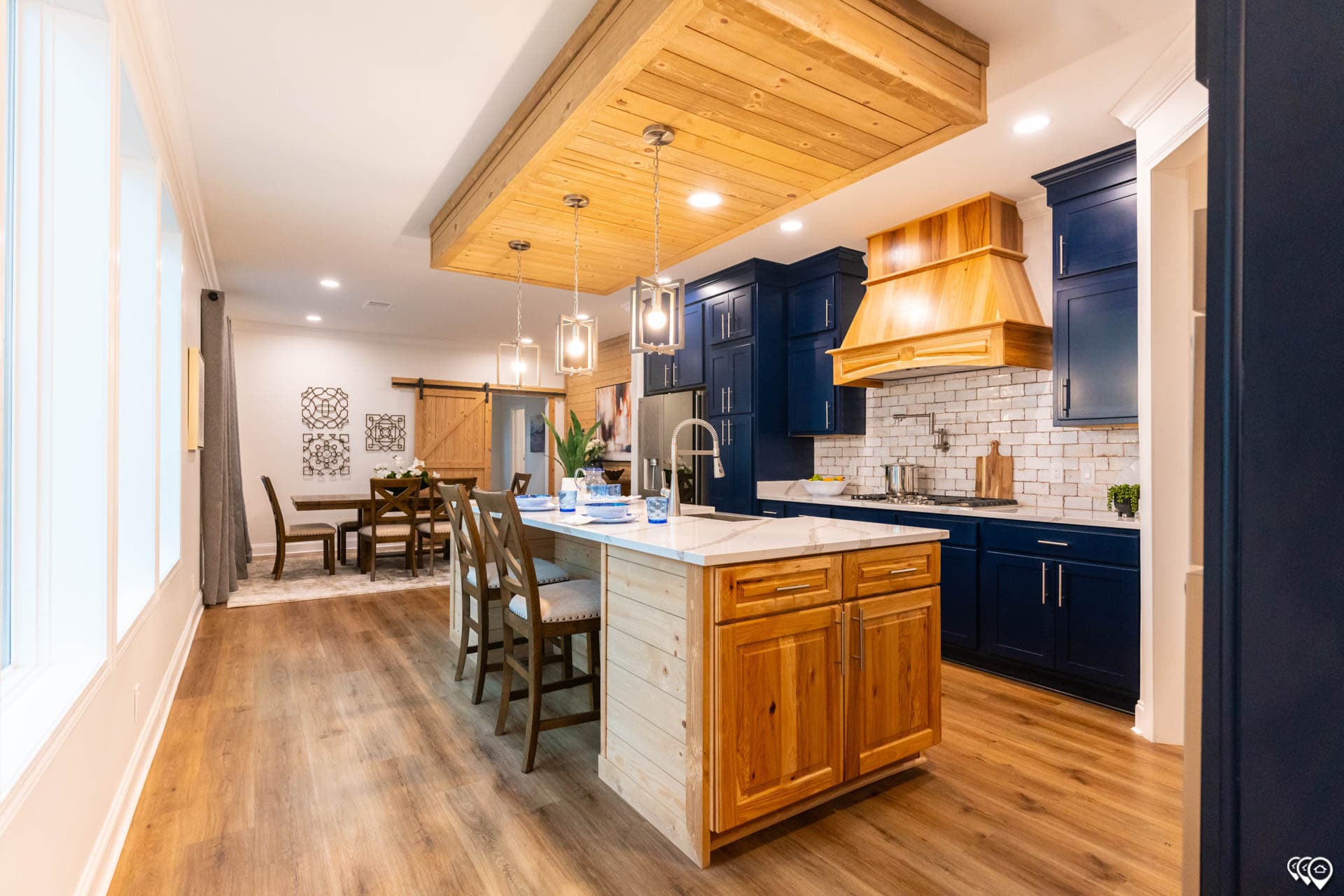 The shoreline kitchen home features