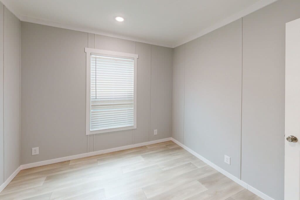 Cousteau 7652 bedroom home features