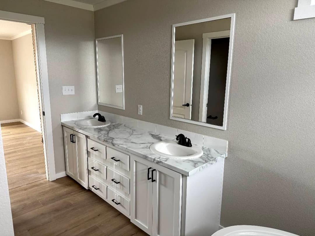 The swisher bathroom home features