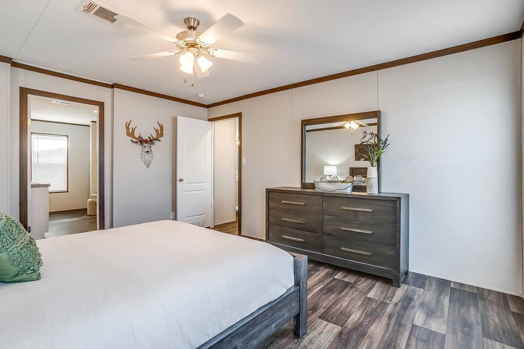 Nm3260f bedroom home features