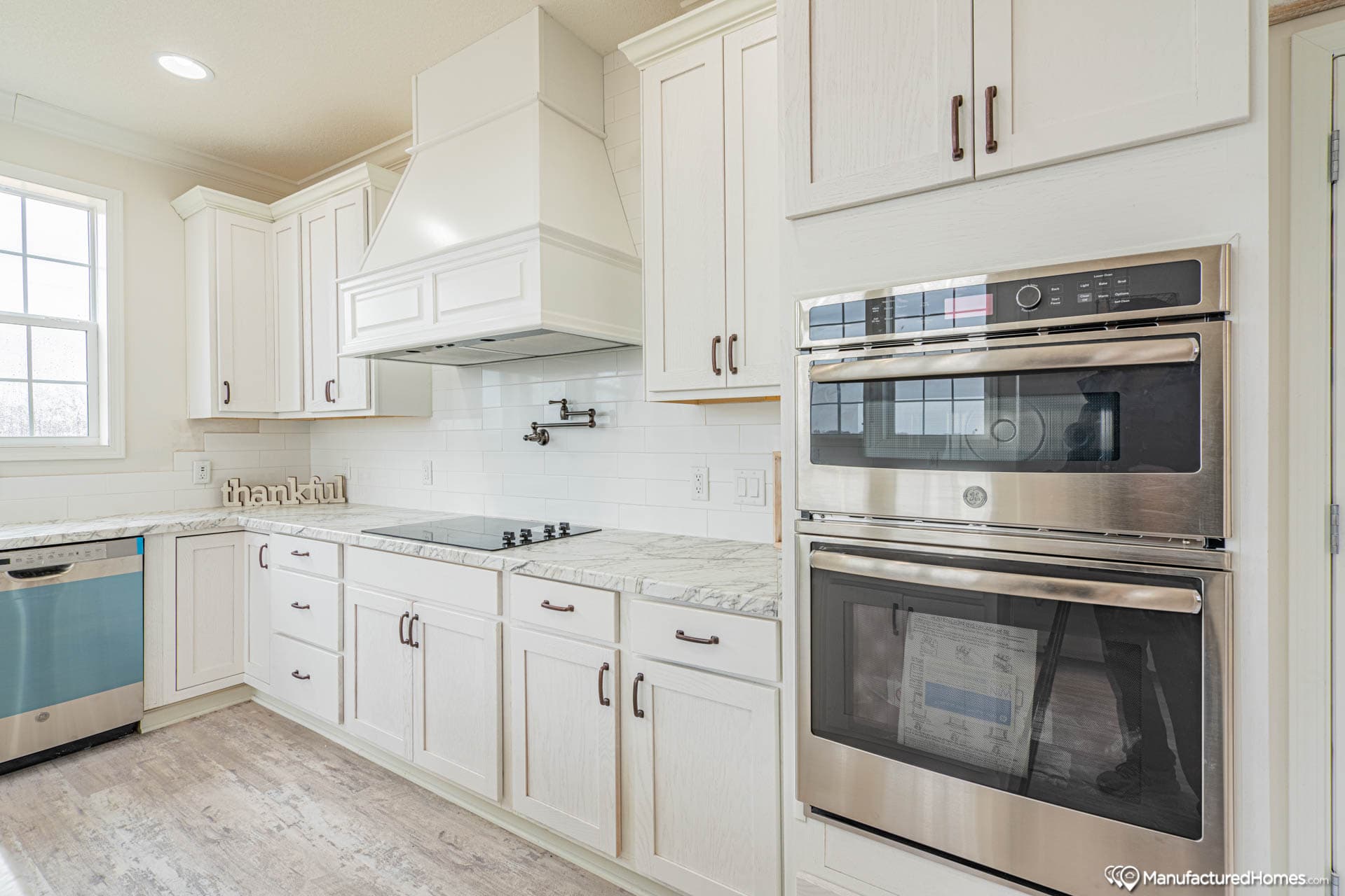 Jasmine i kitchen home features