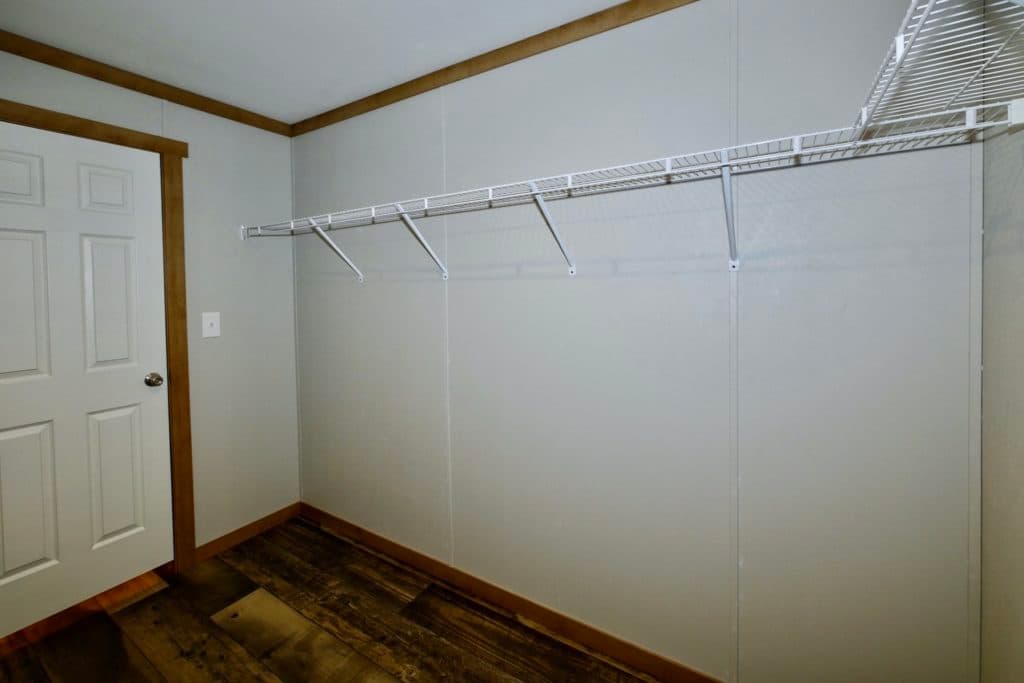 Macey 9768 interior home features