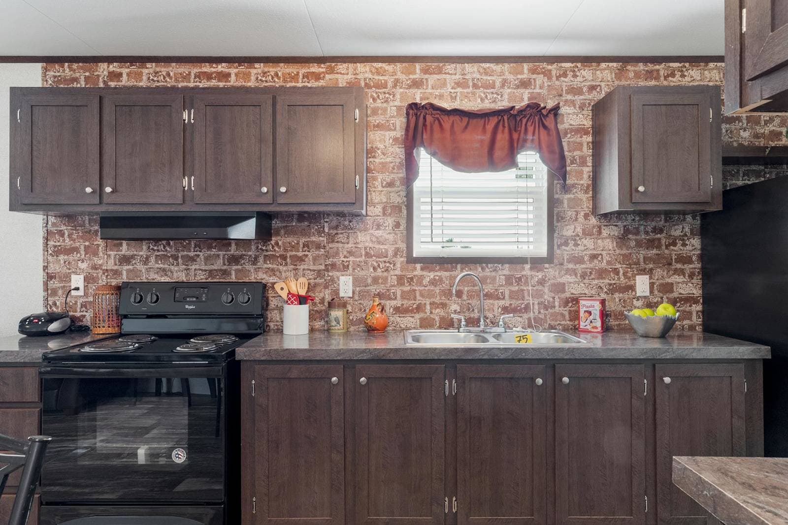 Rm1466a kitchen home features