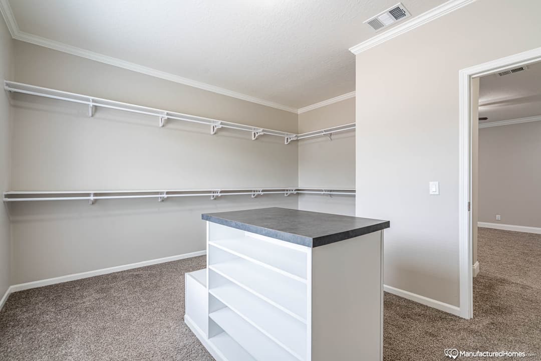 Ashley bedroom home features