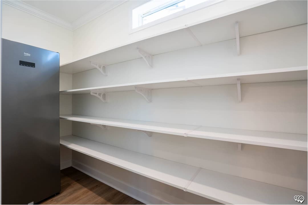 The piney branch interior home features