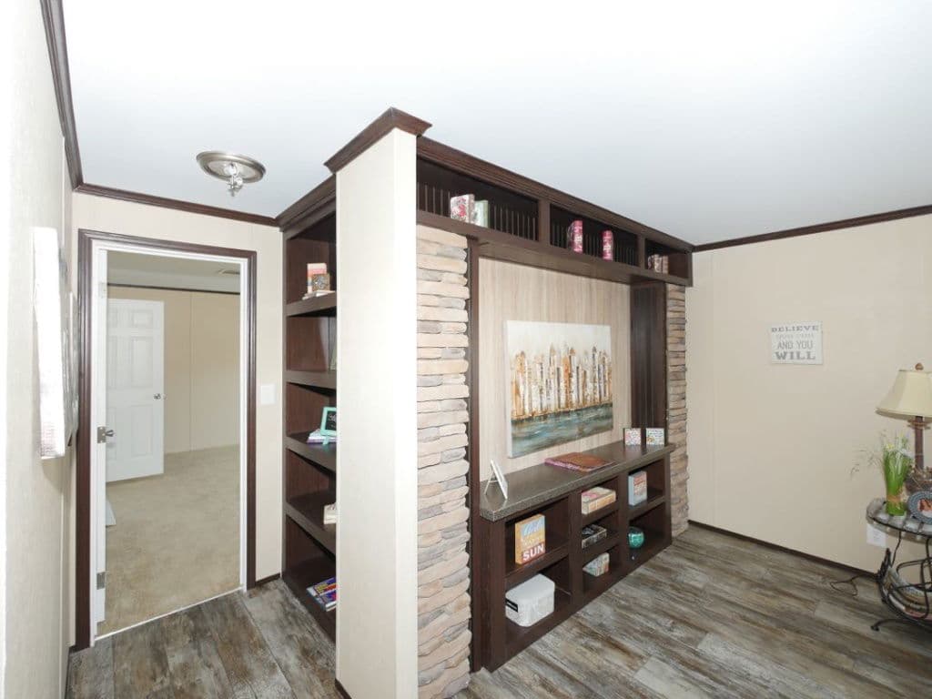 Beebe 2810 interior home features