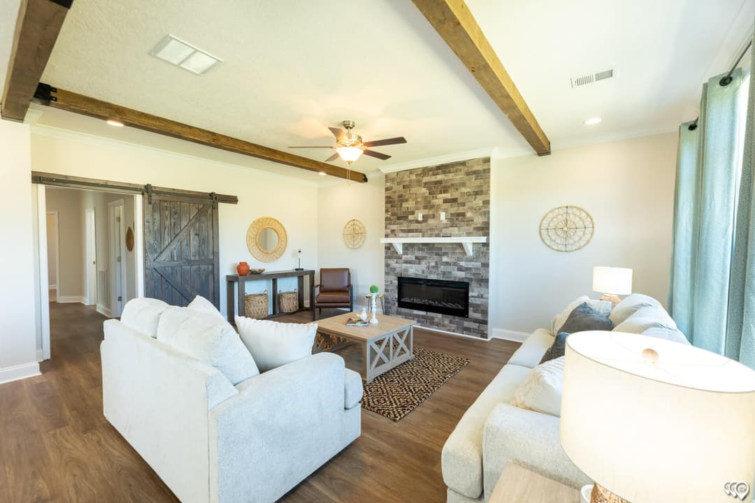 Cedar lake interior home features