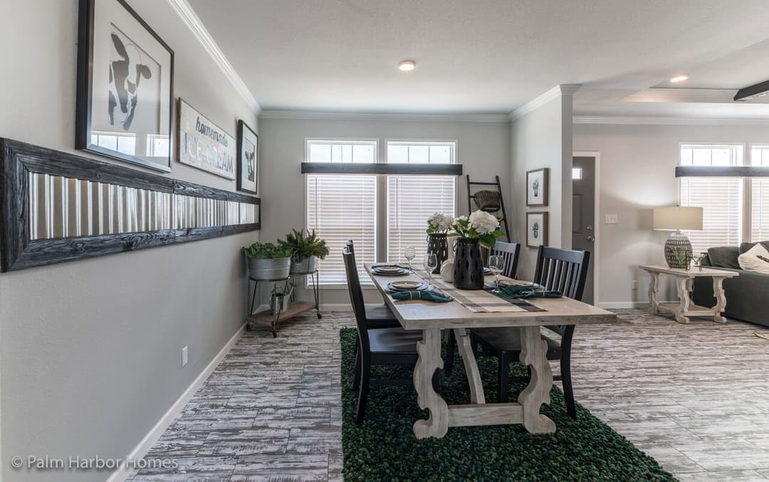 Vintage farmhouse 32643c interior home features