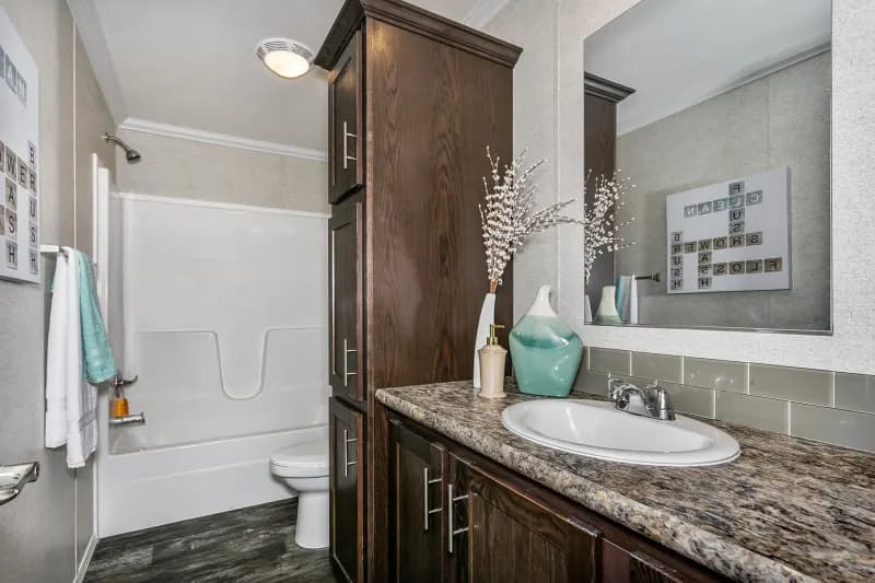 Prairie dune 8978 bathroom home features