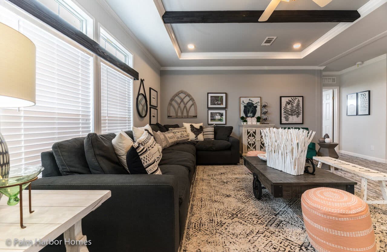 Vintage farmhouse 32643c interior home features