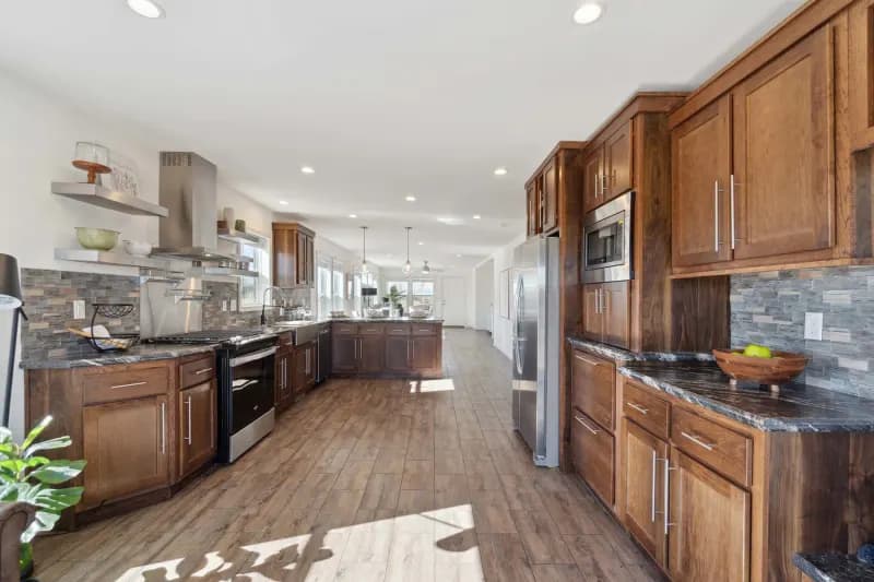 Skyliner kitchen home features