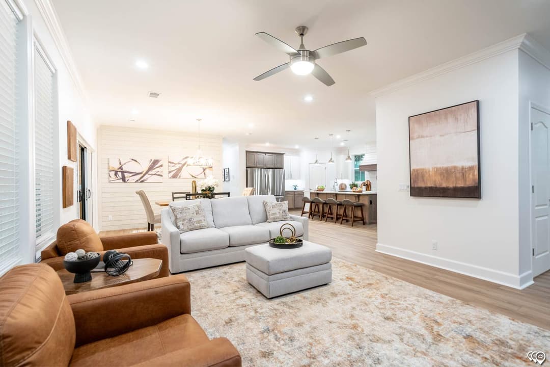 The lost creek interior home features