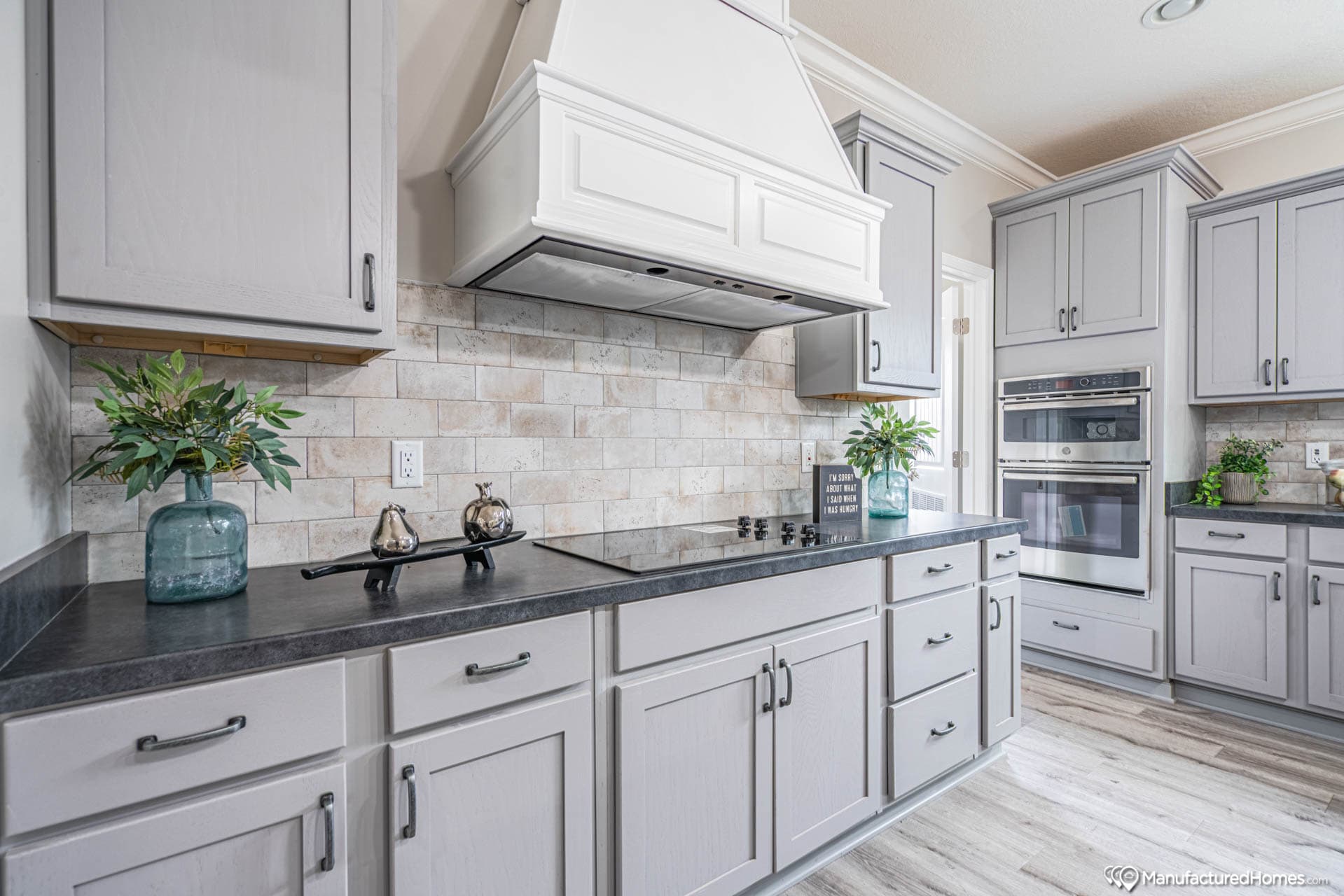 Ashley kitchen home features