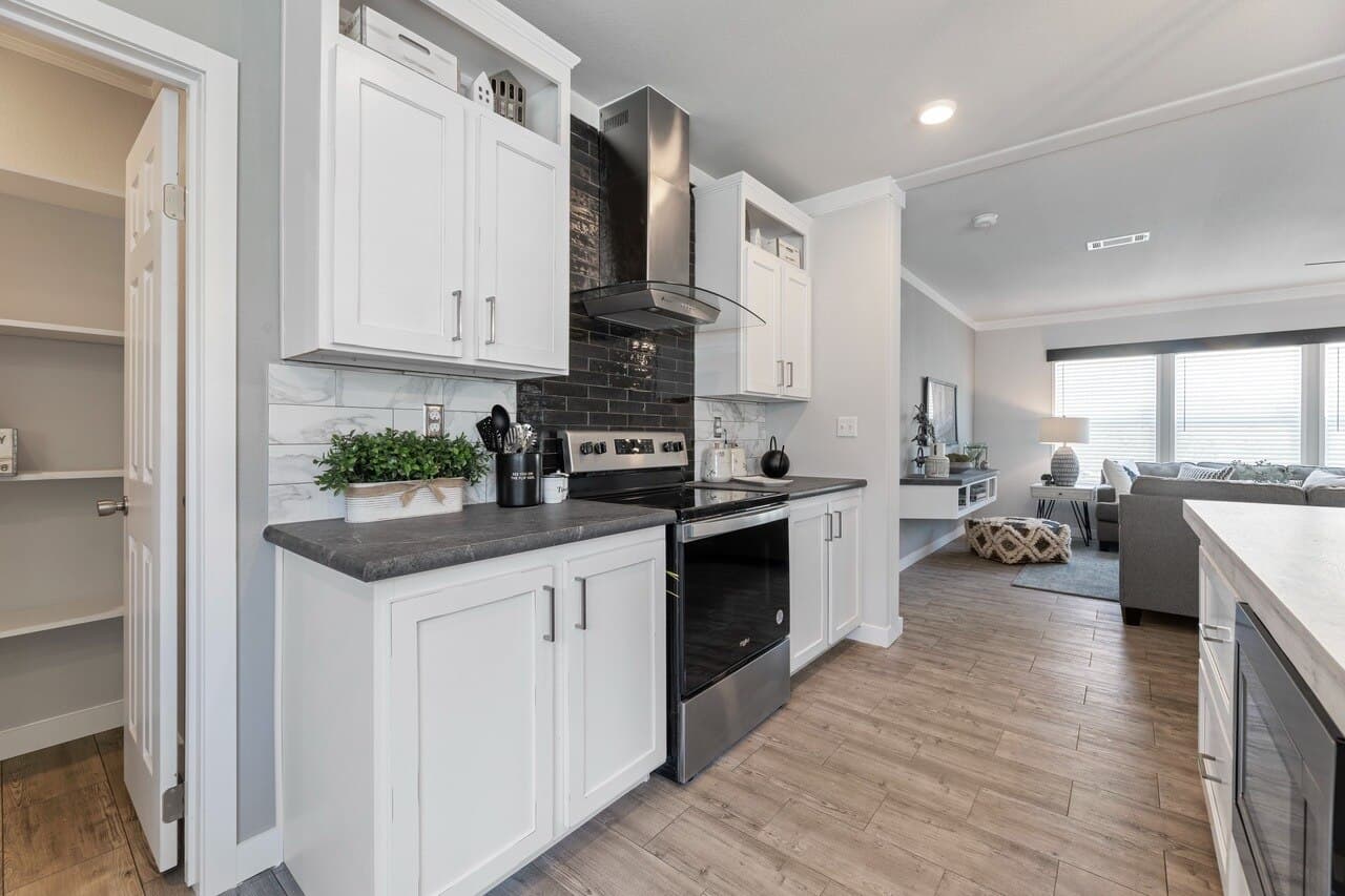 Urban value 32563a kitchen home features