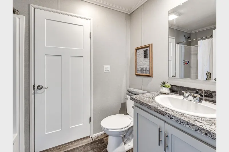 Prairie dune 8810 bathroom home features