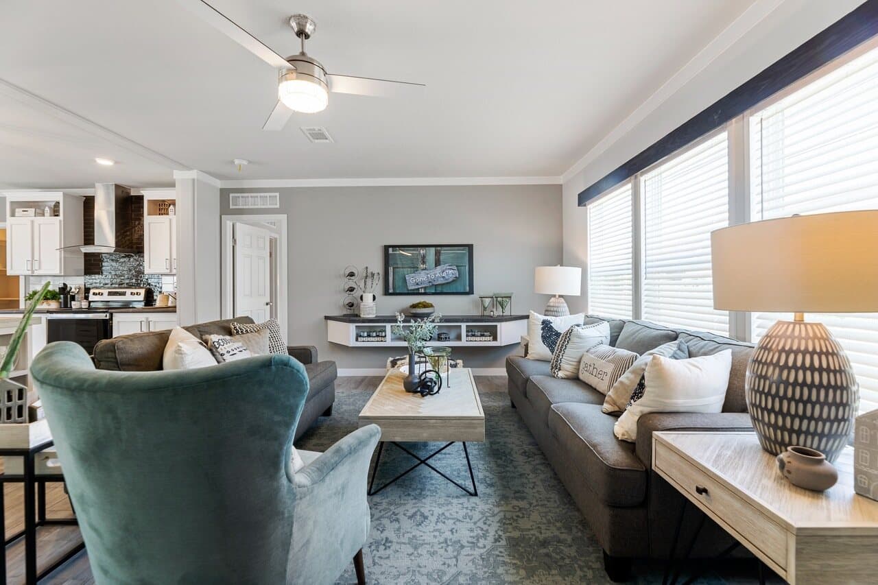 Urban value 32563a interior home features