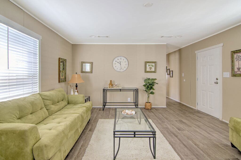 Phoenix 9277 interior home features