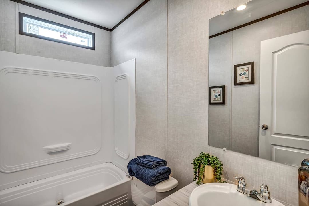 Rm2856b bathroom home features