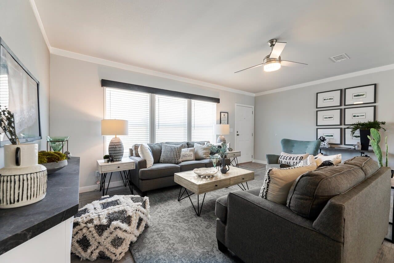 Urban value 32563a interior home features
