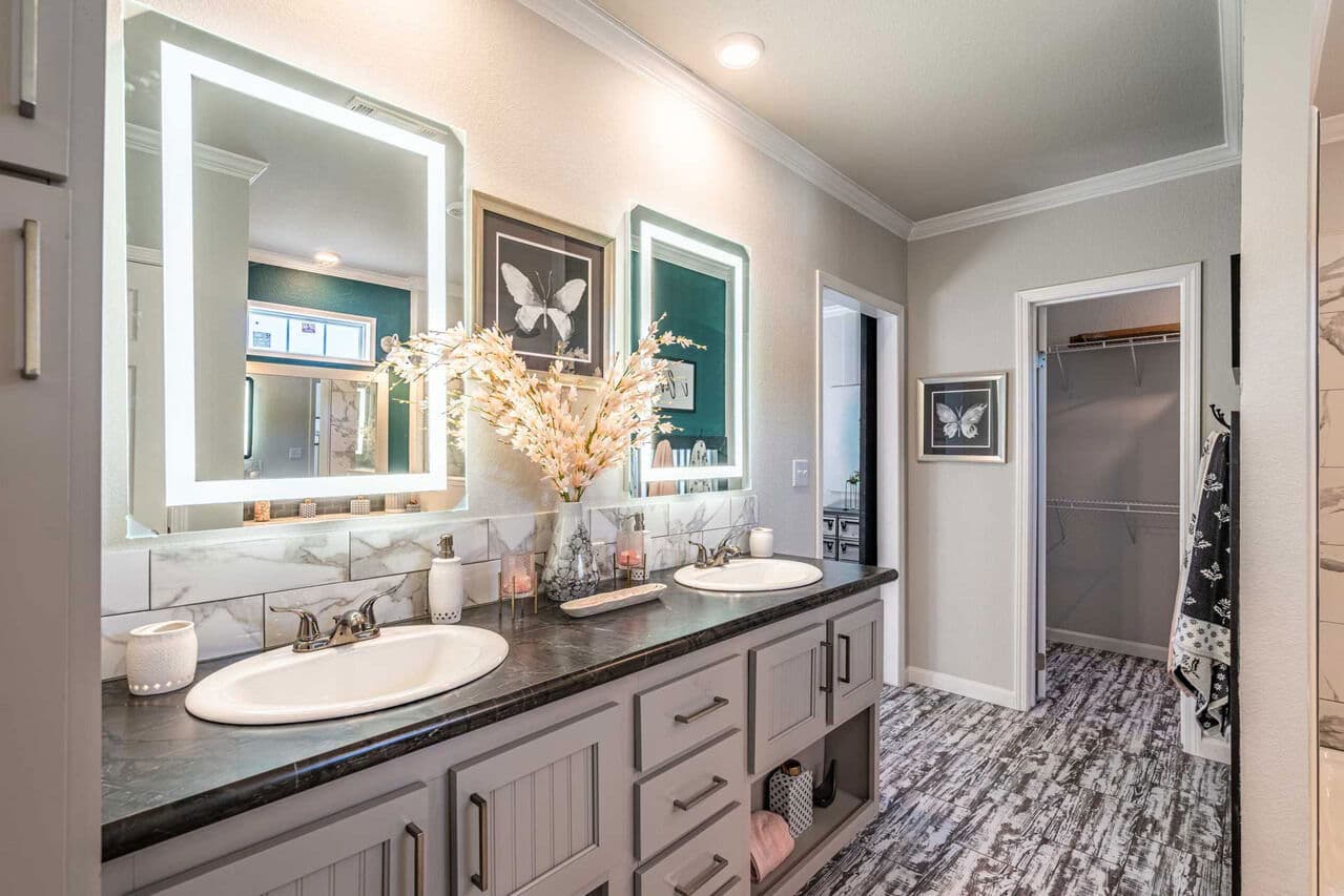 Vintage farmhouse ii flex 47764a bathroom home features