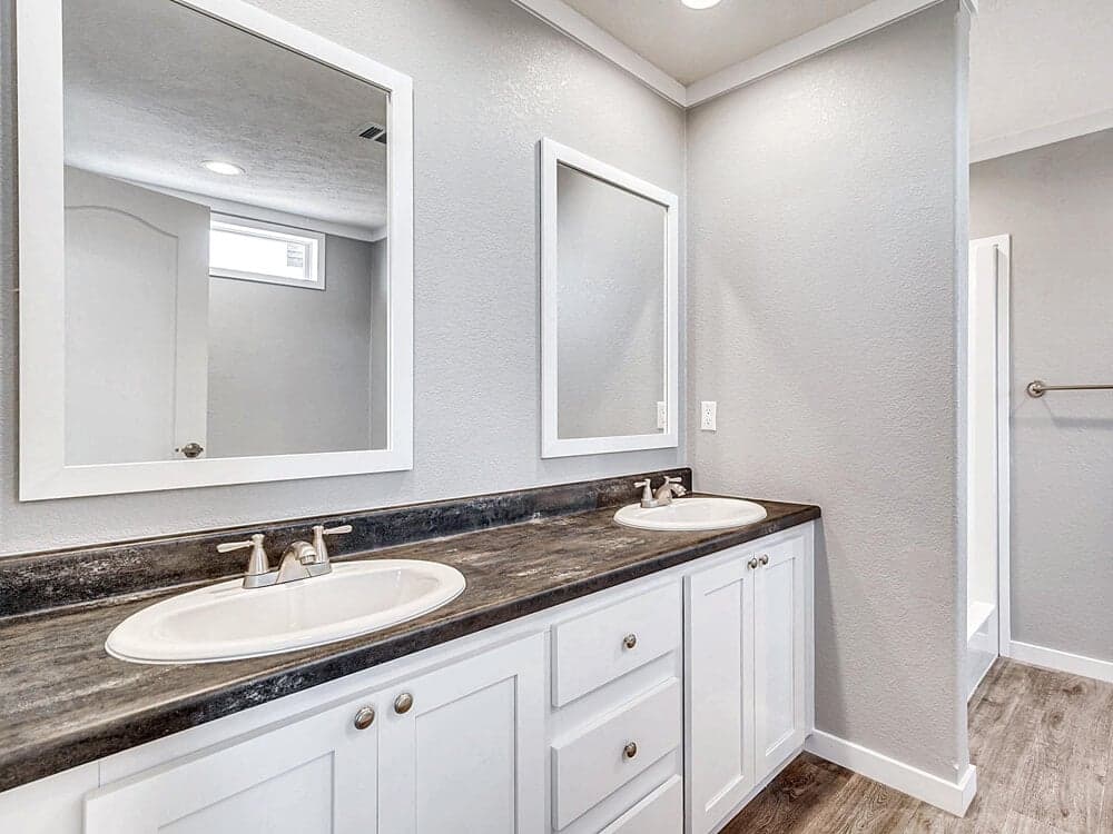 The fiesta 2.0 bathroom home features