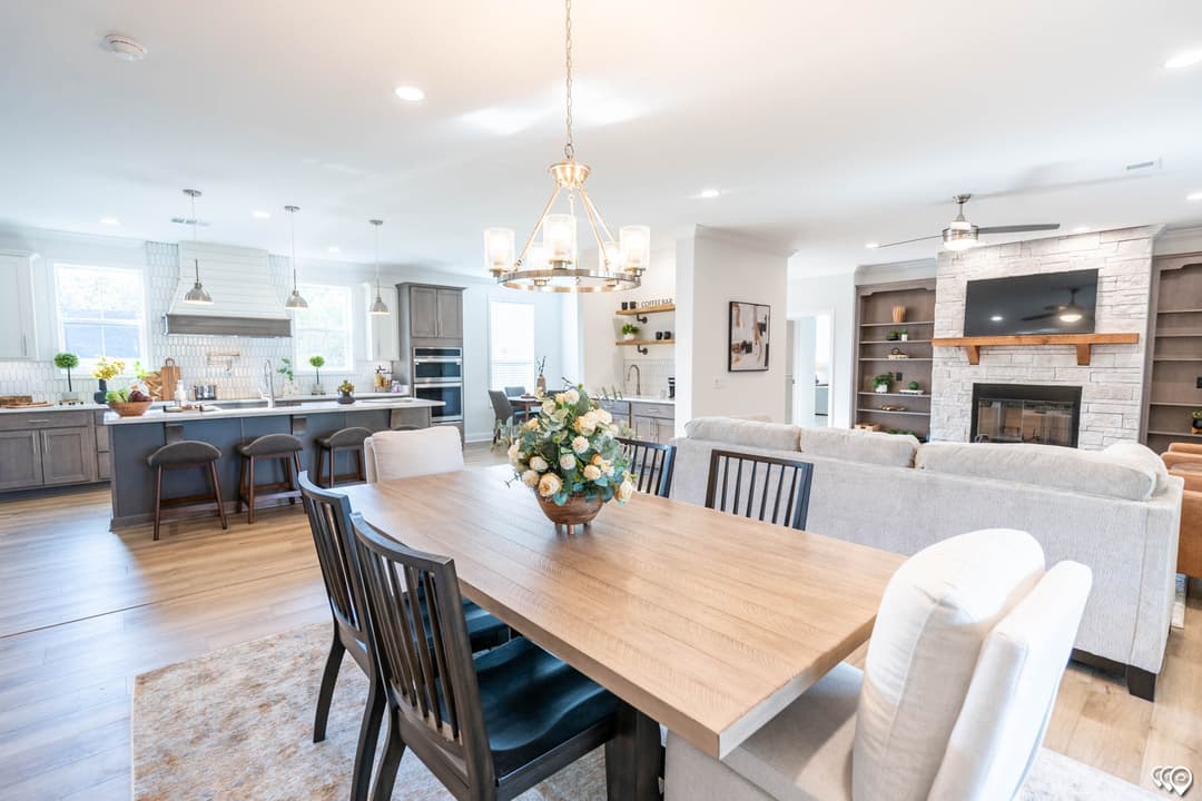 The lost creek interior home features