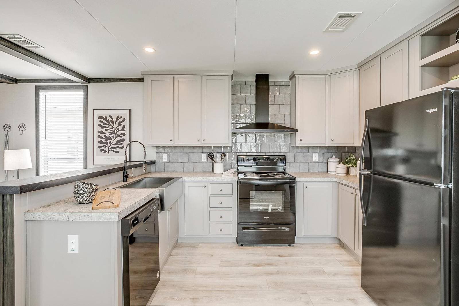 Cs1676h kitchen home features