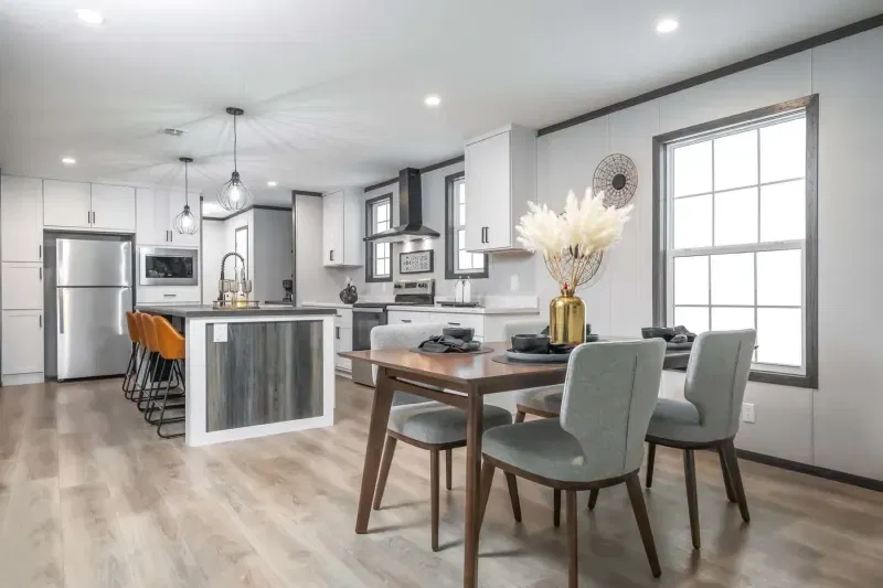 Embrace sunlight 233 interior home features