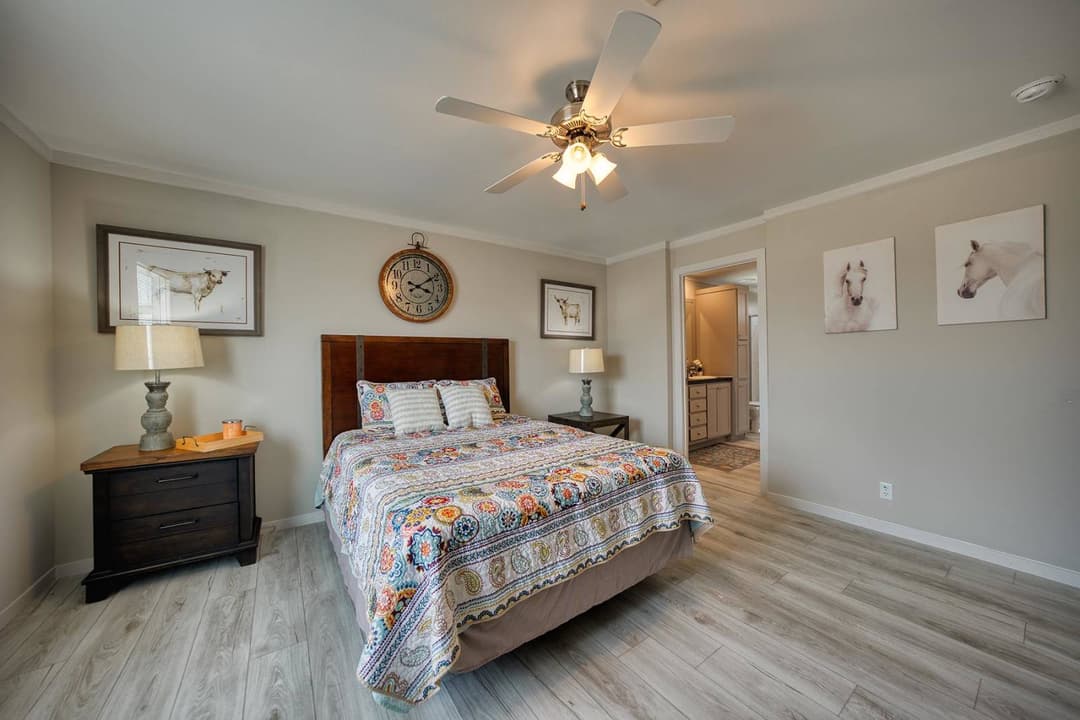 Nm3252a bedroom home features