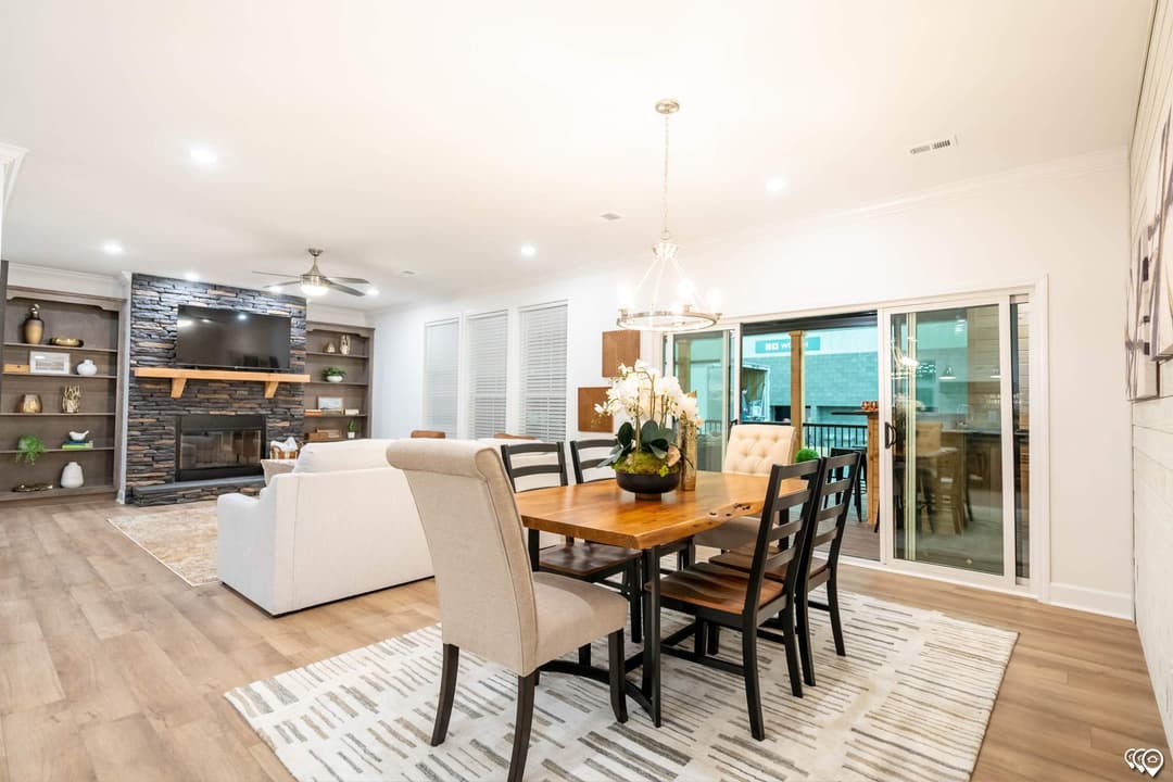 The lost creek interior home features