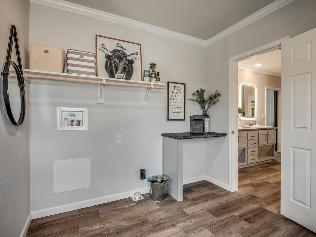 Vintage farmhouse flex 47643a interior home features