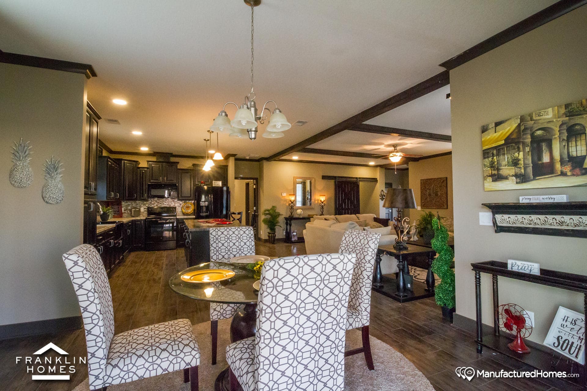 Nandina i interior home features