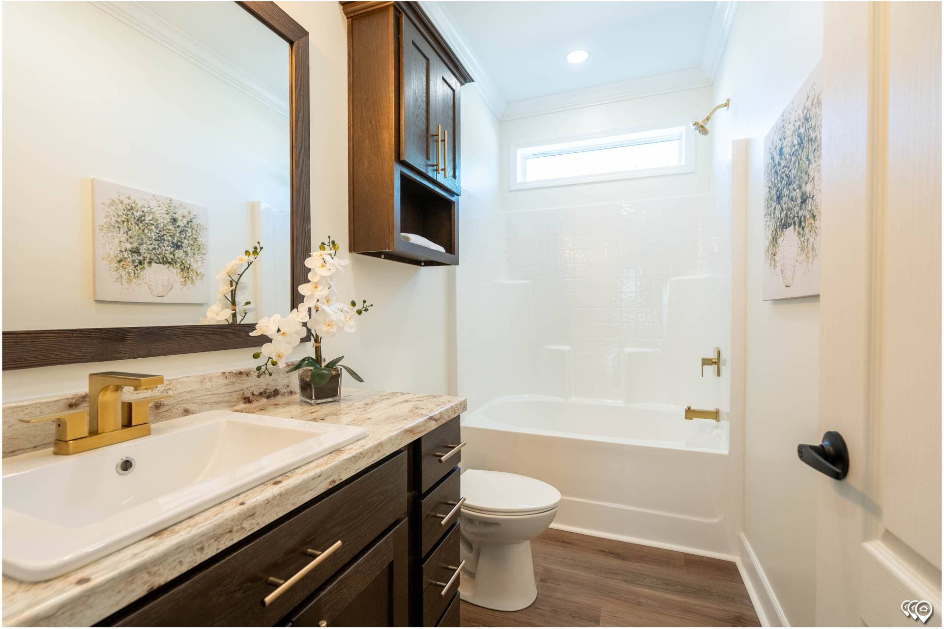 The piney branch bathroom home features